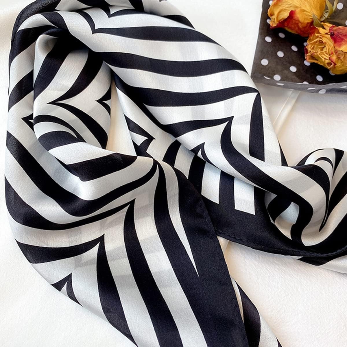 image:imageFAIRYGATE Damen Seidentuch Quadrates Bedrucktes Halstuch Satin Seidenschal Kopftuch 70x70cmFdgh94011